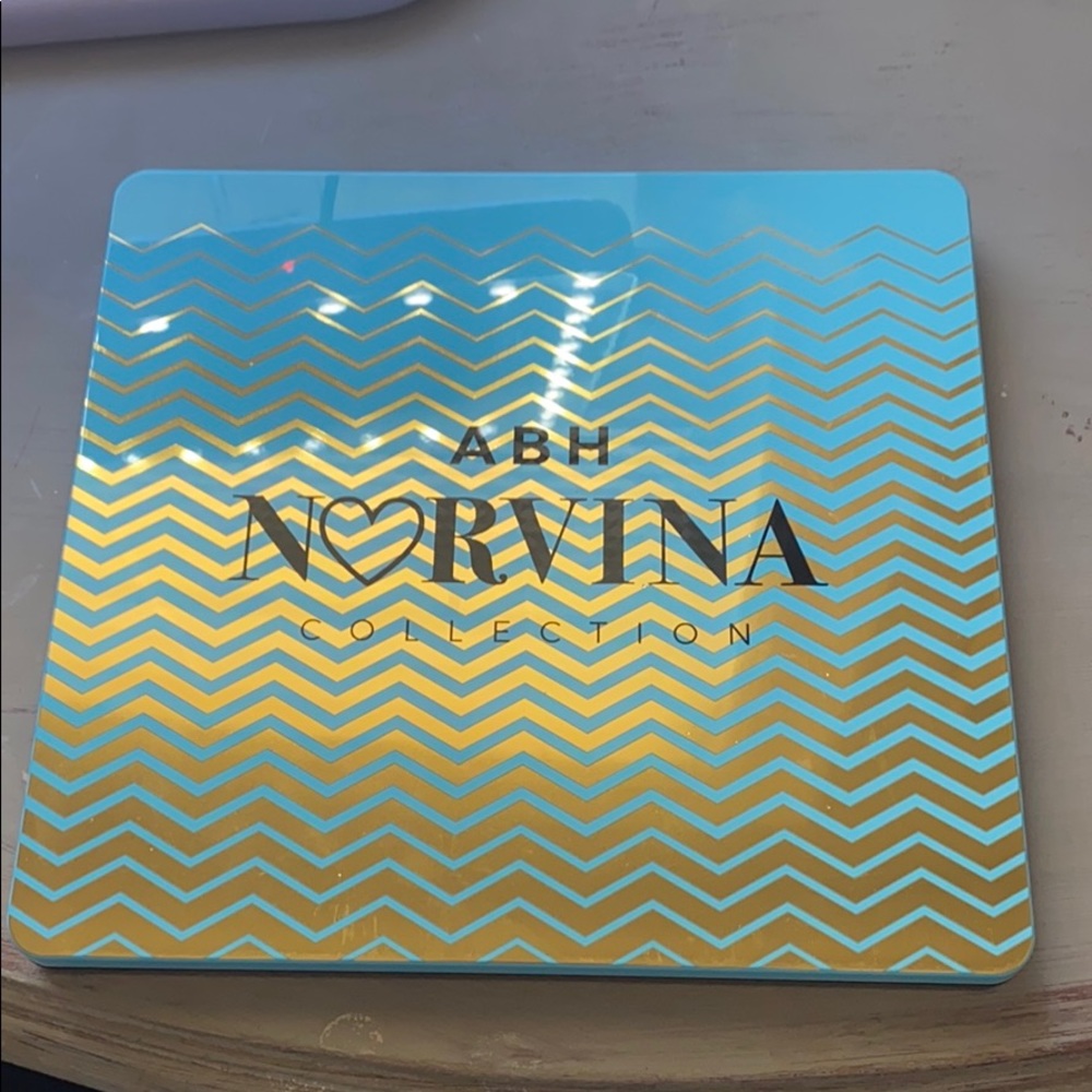 ABH Eyeshadow Palette Vol. 2